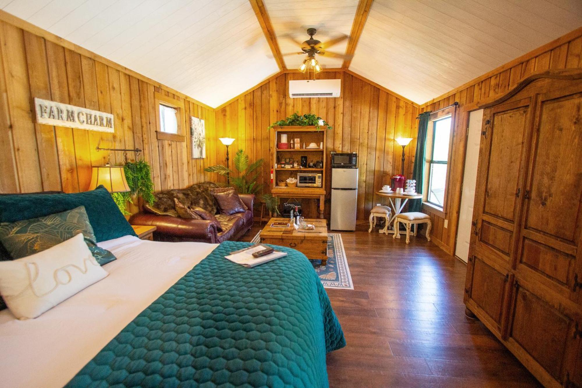 프레드릭스버그 A Barn At The Quarry B&B 외부 사진